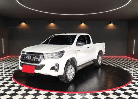 2019 Toyota Hilux Revo E · Smart Cab · 2.4 2WD AT