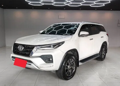 2020 Toyota Fortuner Legender · SUV · 2.4 4WD AT