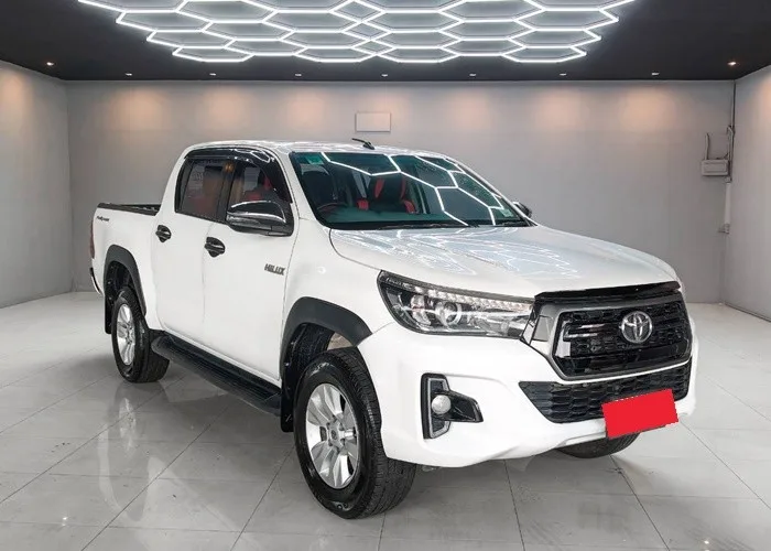 2019 Toyota Hilux Revo E · Double Cab · 2.4 2WD AT — photo 1 of 12