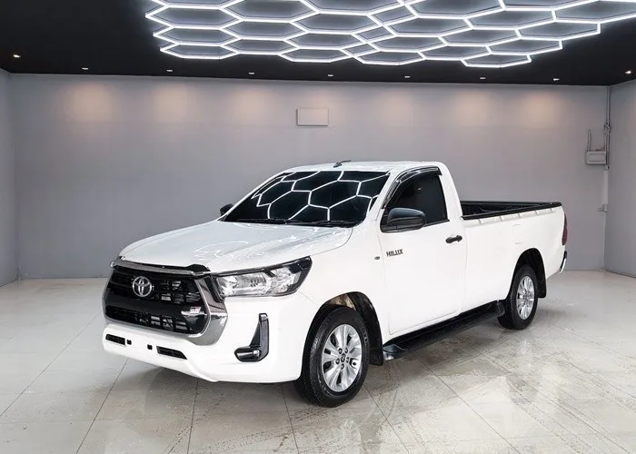 2018 Toyota Hilux Revo J · Single Cab · 2.4 2WD MT — photo 1 of 14