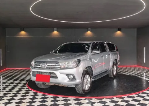 2017 Toyota Hilux Revo E · Double Cab · 2.4 2WD AT