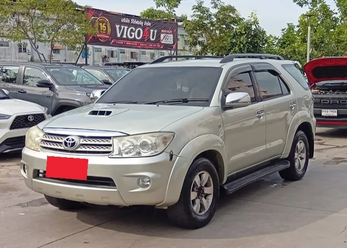 2006 Toyota Fortuner V · SUV · 3.0 4WD AT — photo 1 of 15
