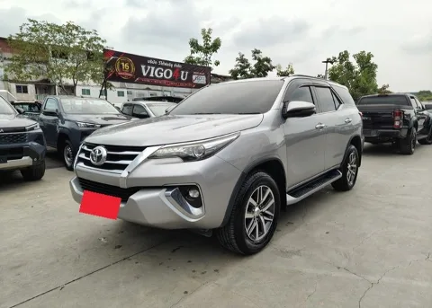 2020 Toyota Fortuner V · SUV · 2.4 2WD AT