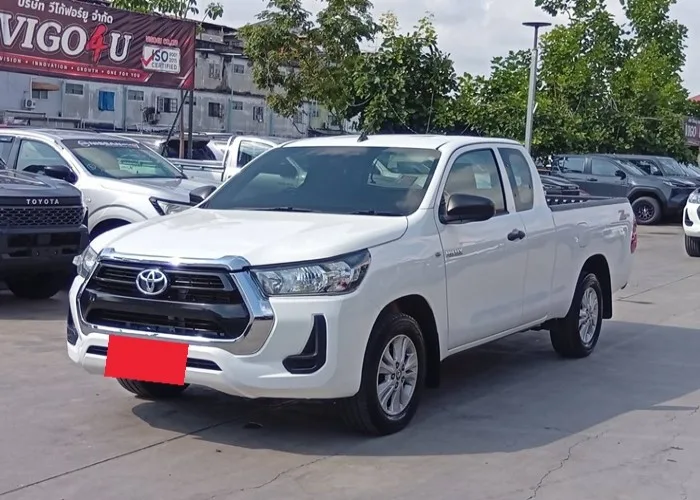 2020 Toyota Hilux Revo Mid · Smart Cab · 2.4 2WD AT — photo 1 of 13
