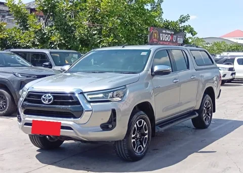 2020 Toyota Hilux Revo Hight · Double Cab · 2.4 2WD AT