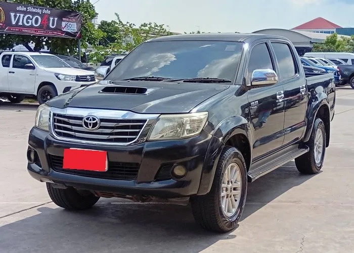2013 Toyota Hilux Vigo E · Double Cab · 2.5 4WD MT — photo 1 of 13