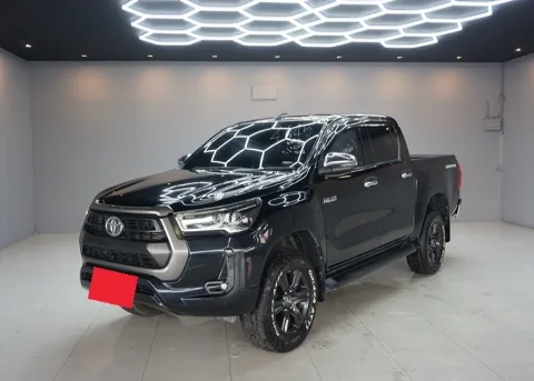 2021 Toyota Hilux Revo Mid · Double Cab · 2.4 2WD AT