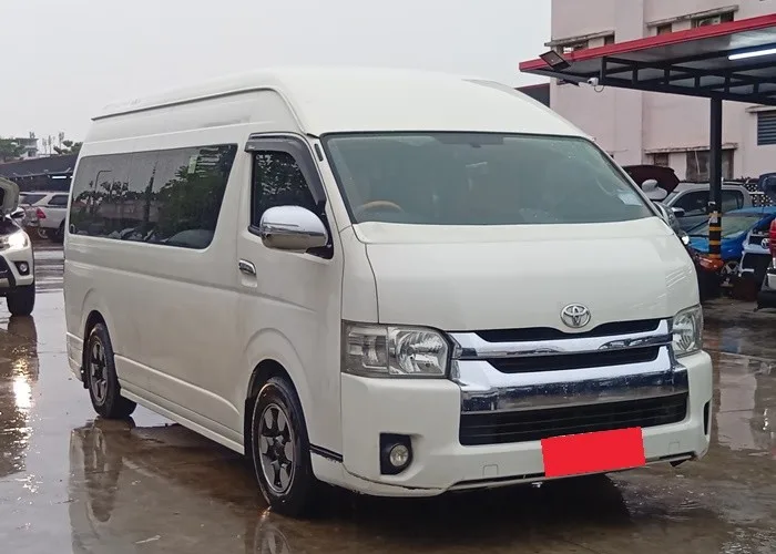 2020 Toyota Commuter Van · 3.0 2WD AT — photo 1 of 8
