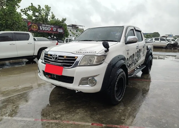2013 Toyota Hilux Vigo E · Double Cab · 2.7 2WD MT — photo 1 of 14