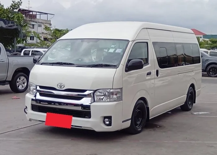 2019 Toyota Commuter Van · 2.7 MT — photo 1 of 15