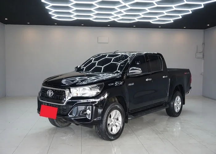 2019 Toyota Hilux Revo E · Double Cab · 2.4 2WD AT — photo 1 of 14