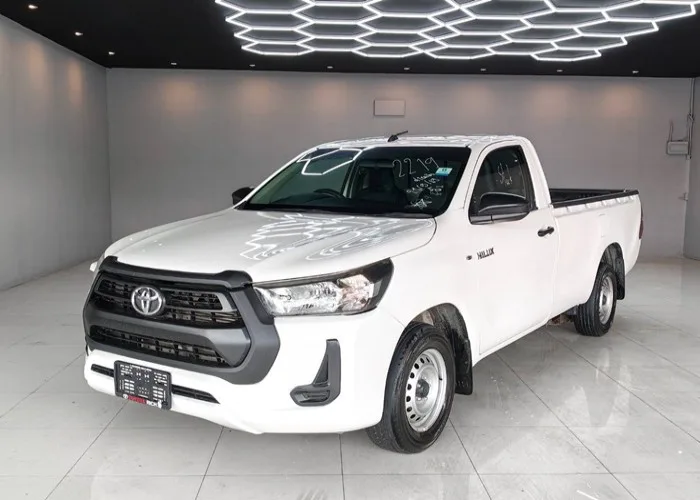 2021 Toyota Hilux Revo Entry · Single Cab · 2.4 2WD MT — photo 1 of 9