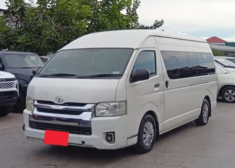 2019 Toyota Commuter Van · 2.7 2WD MT