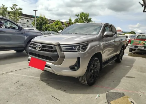 2021 Toyota Hilux Revo Mid · Smart Cab · 2.4 4WD MT