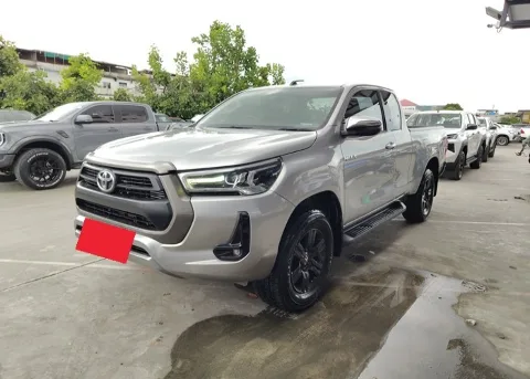 2021 Toyota Hilux Revo Mid · Smart Cab · 2.4 4WD MT