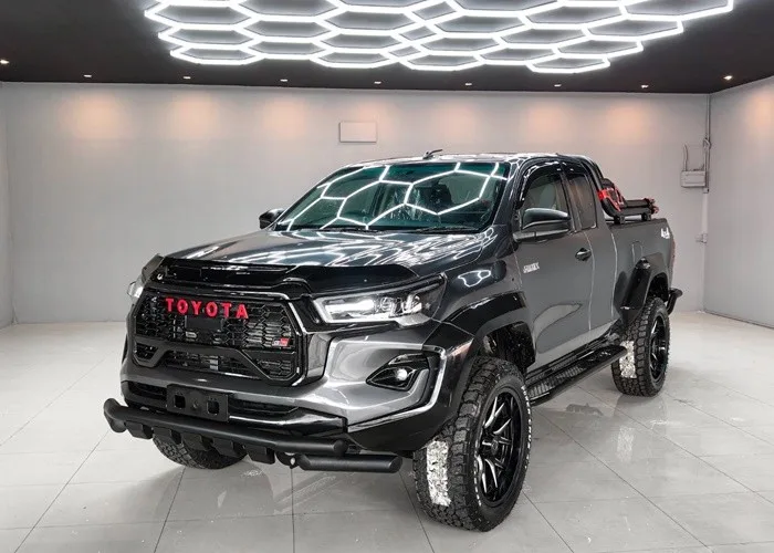2017 Toyota Hilux Revo J · Smart Cab · 2.4 4WD AT — photo 1 of 17