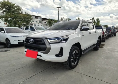 2021 Toyota Hilux Revo Mid · Double Cab · 2.4 2WD AT