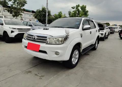 2011 Toyota Fortuner V · SUV · 3.0 4WD AT