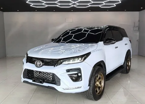 2017 Toyota Fortuner V · SUV · 2.8 4WD AT