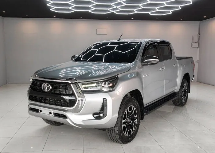 2021 Toyota Hilux Revo Hight · Double Cab · 2.8 4WD AT — photo 1 of 18