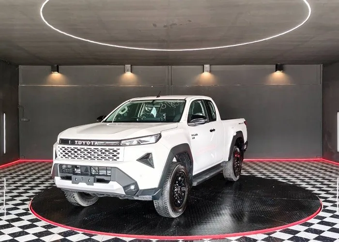 2026 Toyota Hilux Travo Premium · Smart Cab · 2.8 2WD AT — photo 1 of 16