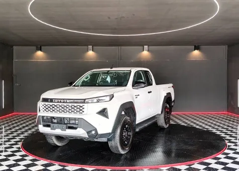 2026 Toyota Hilux Travo Premium · Smart Cab · 2.8 2WD AT