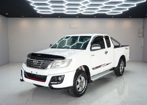 2013 Toyota Hilux Vigo J · Smart Cab · 2.7 2WD MT