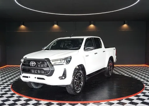 2020 Toyota Hilux Revo Mid · Double Cab · 2.4 4WD MT