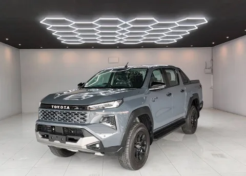 2026 Toyota Hilux Travo Overland Plus · Double Cab · 2.8 4WD AT