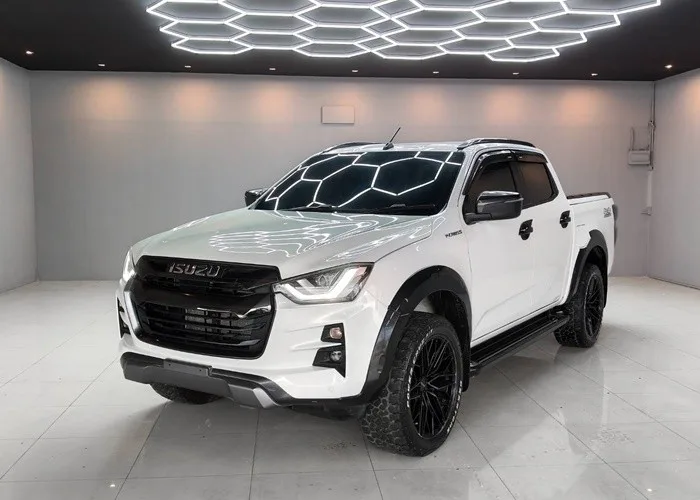 2022 Isuzu D-max M · Double Cab · 3.0 4WD AT — photo 1 of 17