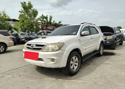 2005 Toyota Fortuner V · SUV · 3.0 4WD AT