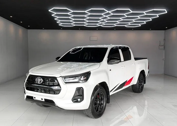 2022 Toyota Hilux Revo Hight · Double Cab · 2.8 AT — photo 1 of 18