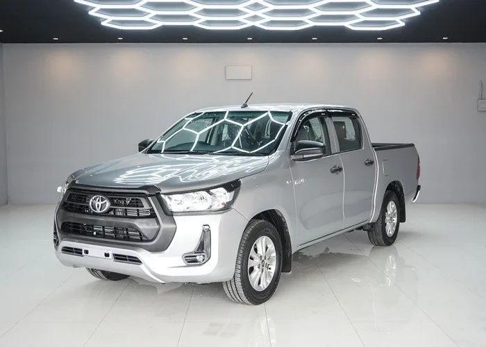 2020 Toyota Hilux Revo Mid · Double Cab · 2.4 2WD AT — photo 1 of 17