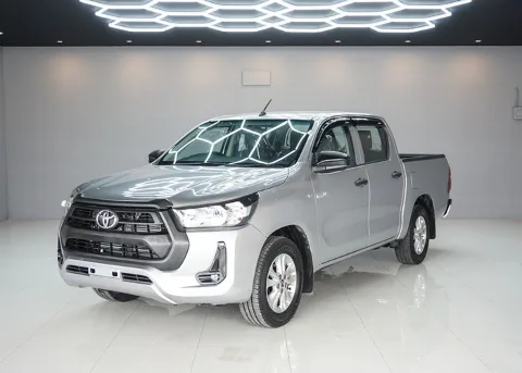 2020 Toyota Hilux Revo Mid · Double Cab · 2.4 2WD AT