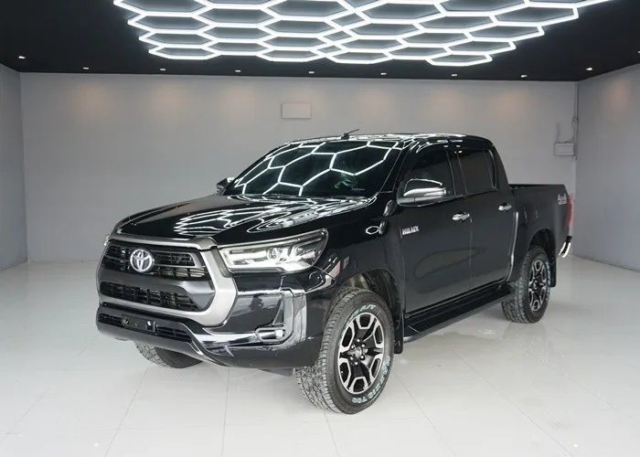 2021 Toyota Hilux Revo Mid · Double Cab · 2.4 4WD MT — photo 1 of 17