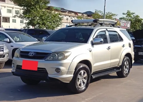 2005 Toyota Fortuner V · SUV · 2.7 4WD AT