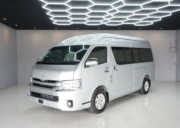 2015 Toyota Commuter Van · 3.0 2WD MT — photo 1 of 18