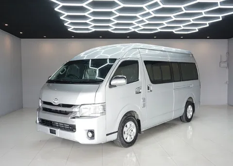 2015 Toyota Commuter Van · 3.0 2WD MT