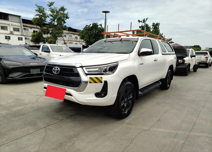 2022 Toyota Hilux Revo Mid · Smart Cab · 2.4 4WD MT — photo 1 of 10