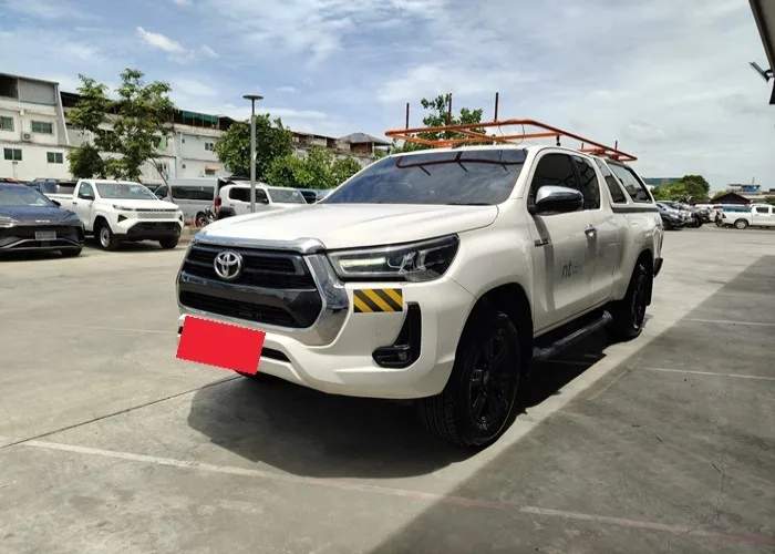 2022 Toyota Hilux Revo Mid · Smart Cab · 2.4 4WD MT — photo 1 of 8
