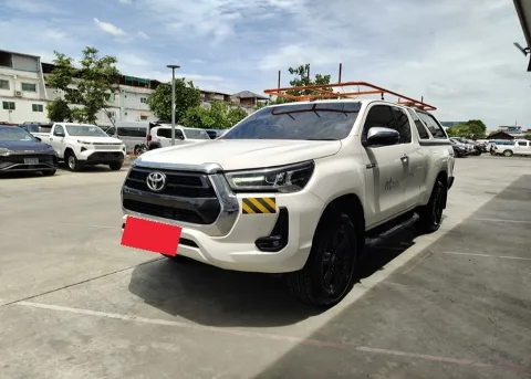 2022 Toyota Hilux Revo Mid · Smart Cab · 2.4 4WD MT