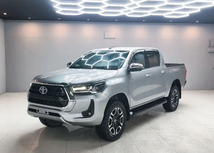 2022 Toyota Hilux Revo Mid · Double Cab · 2.4 4WD MT — photo 1 of 17