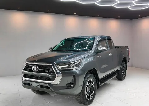 2021 Toyota Hilux Revo Hight · Smart Cab · 2.8 4WD MT