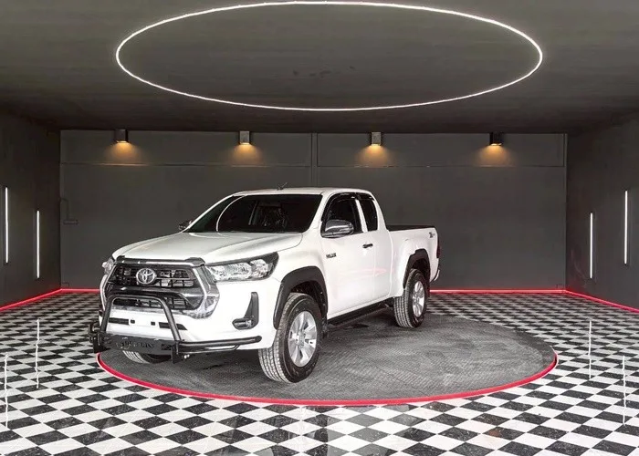 2021 Toyota Hilux Revo Mid · Smart Cab · 2.4 2WD MT — photo 1 of 17