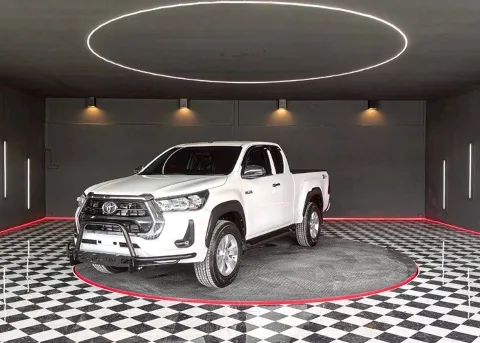 2021 Toyota Hilux Revo Mid · Smart Cab · 2.4 2WD MT