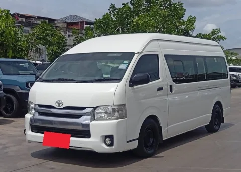 2019 Toyota Commuter Van · 2.7 2WD MT