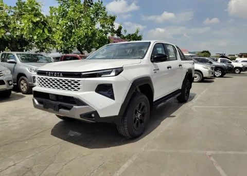 2026 Toyota Hilux Travo Overland Plus · Double Cab · 2.8 4WD AT