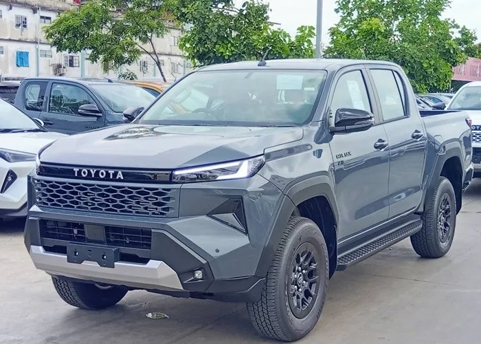 2026 Toyota Hilux Travo Premium · Double Cab · 2.8 2WD AT — photo 1 of 18