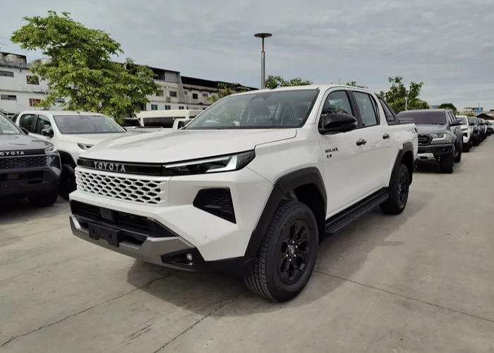 2026 Toyota Hilux Travo Overland Plus · Double Cab · 2.8 4WD AT — photo 1 of 15