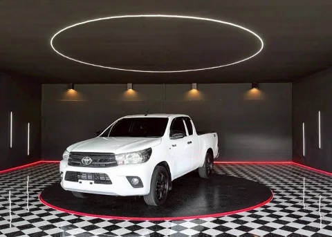 2017 Toyota Hilux Revo J · Smart Cab · 2.4 2WD MT